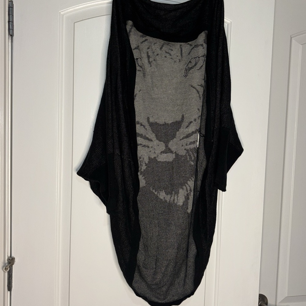 Sweater - Picture 2 of 3